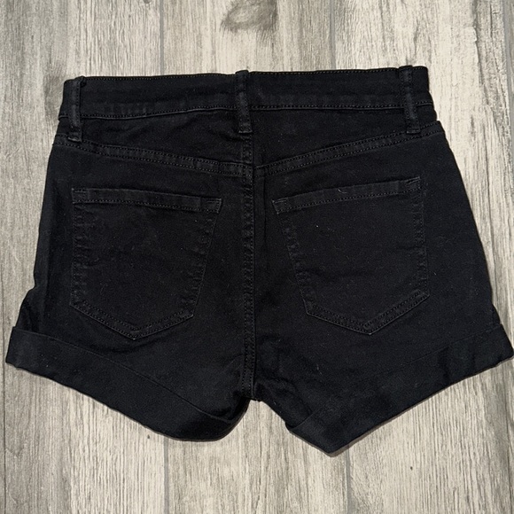 H&M black denim shorts size 2 - Picture 2 of 3